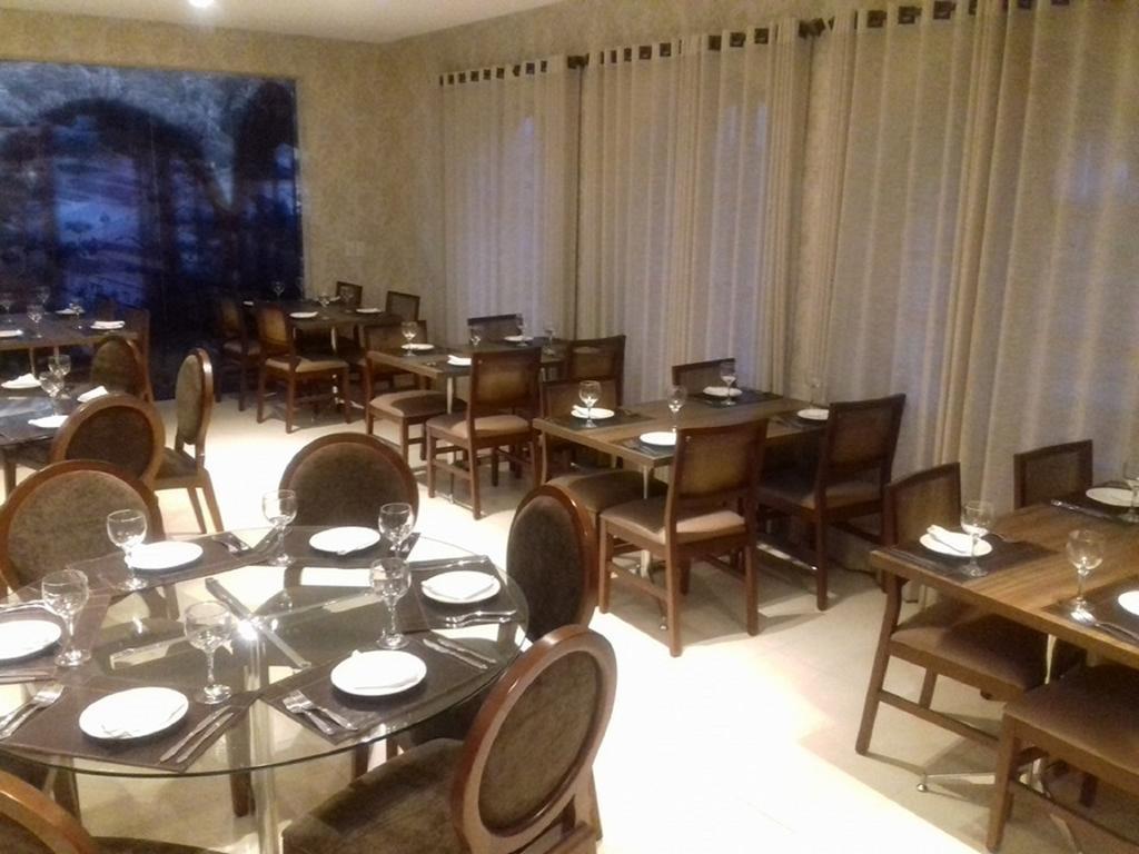 Wembley Park Hotel Porangatu ภายนอก รูปภาพ